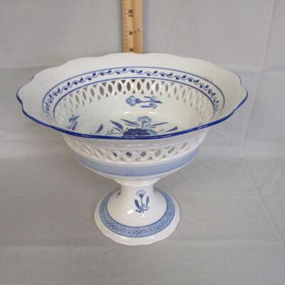 Lot 6 - Blue and White Large Compote