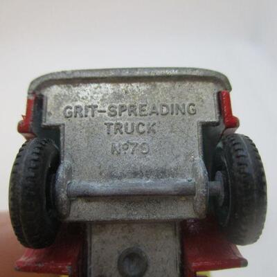 Lot 19 - Matchbox Lesney England #70 Grit Spreading Truck