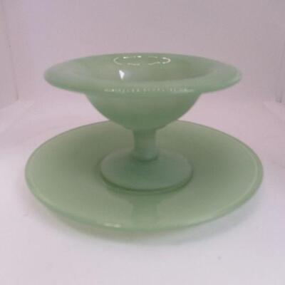 Lot 29 - (8) Green Sherberts and Plates