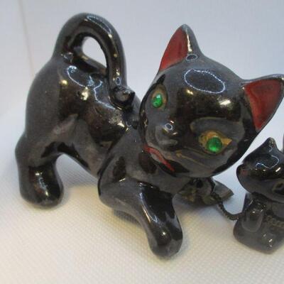 Lot 50 - Mama Cat and 4 Kittens