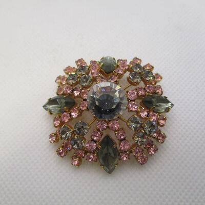 Lot 73 - Vintage Costume Jewelry