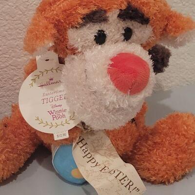 Lot 135: New Pooh Egg Hant Adventure and Hallmark Easter Tigger