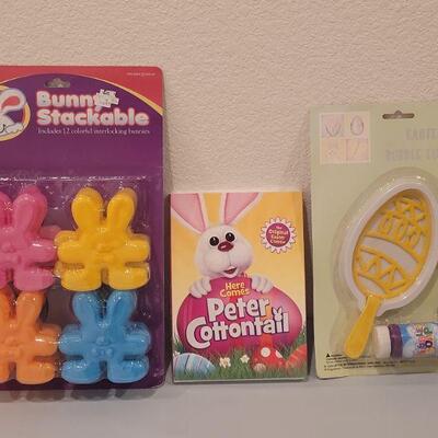 Lot 139: New 'Here Comes Peter Cottontail' DVD, Bubbles and a Bunny Stacking Game