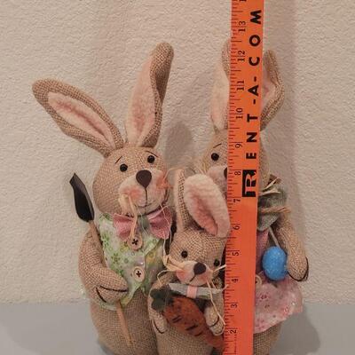 Lot 140: New Burlap Bunny Family Deco