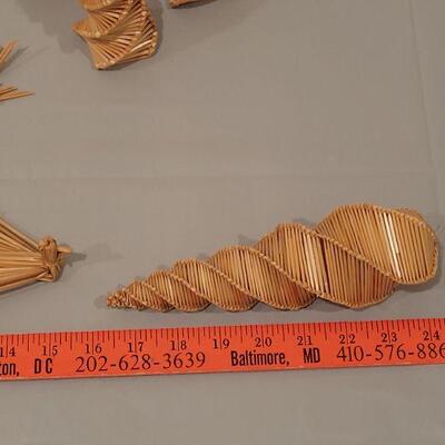 Lot 160: Vintage Straw Birds and Twists