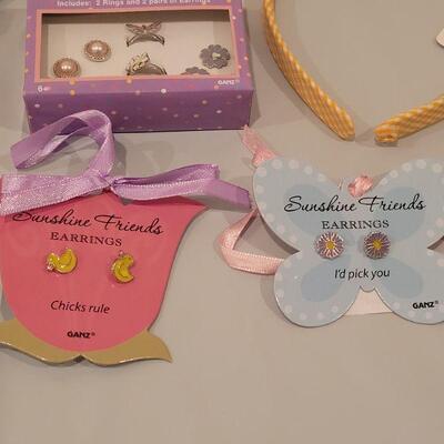 Lot 167: New Bunny Purse Basket, Bunny Ears Headband, Coin Purse, Earrings and Rings, Bath Fizzie and Notepad &Pen