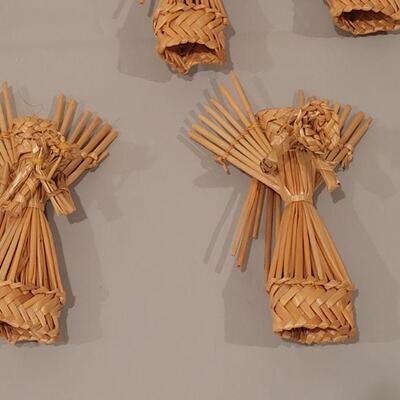 Lot 176: Vintage Handmade Straw Angels