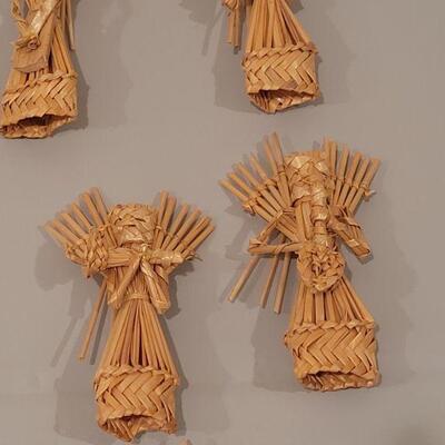 Lot 176: Vintage Handmade Straw Angels