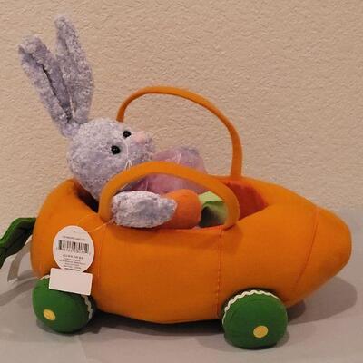Lot 177: New Carrot Basket and Bunny Plushie
