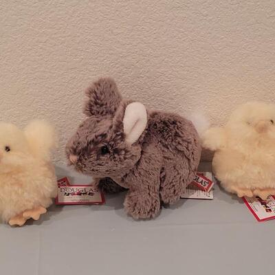 Lot 185: New Douglas Small (2) Chicks and a Bunny