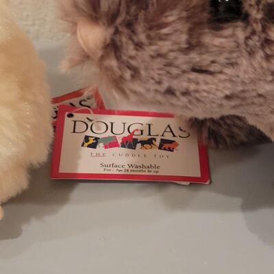 Lot 185: New Douglas Small (2) Chicks and a Bunny