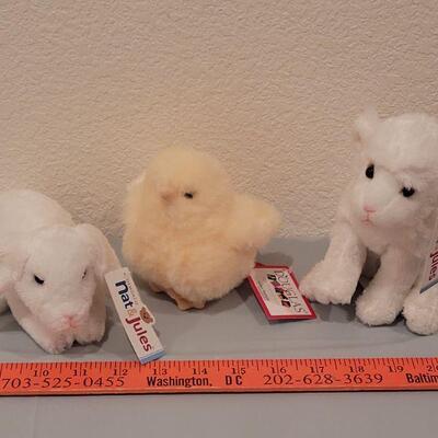 Lot 186: New Nate & Jules Lamb & Bunny and a Douglas Chick (small Plushies)