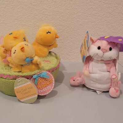 Lot 189: Hallmark Animated Singing Chicks and Dancing Hamster Bunny
