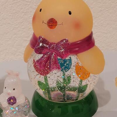 Lot 190: New Easter Snow Globes (2) Large,  (3) Small