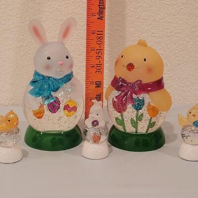 Lot 190: New Easter Snow Globes (2) Large,  (3) Small