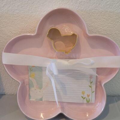 Lot 206: New Cookie Plates and Cookie Cutters