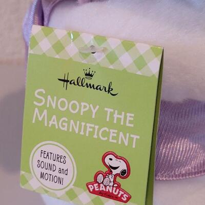 Lot 210: New Animated Snoopy the Magnificent and Flutterfly Snoopy 