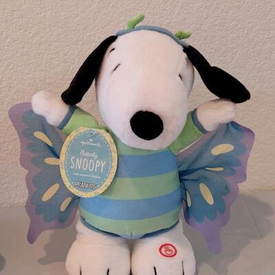 Lot 210: New Animated Snoopy the Magnificent and Flutterfly Snoopy 