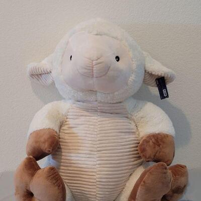 Lot 214: New Extra Large Soft Lamb