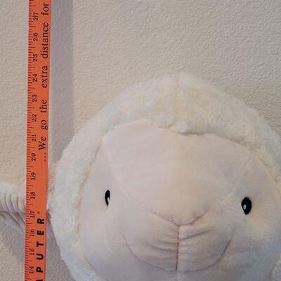 Lot 214: New Extra Large Soft Lamb