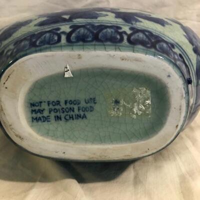 Chinese porcelain dragon vase