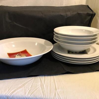 Pottery Barn Pasta Dinner Set