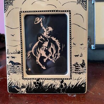 Small metal picture framesÂ 