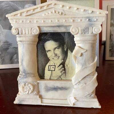 Small assorted frames