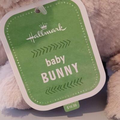 Lot 222: New Hallmark Baby Bunny and Baby Easter Egg Toy