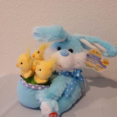 Lot 227: New Animated Turtle and Bunny and Chicks