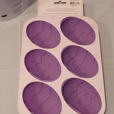 Lot 231: New Silicone Easter Pancake Molds, Easter Egg Silicone Mold, Easter Treats Container and Ceramic Easter Candy Basket 