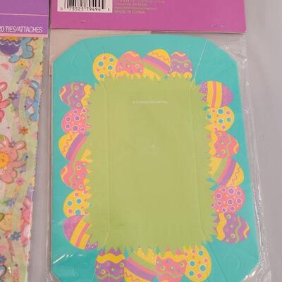 Lot 242: New Disposable Plates and Napkins, Treat Bags, Edible Grass, Window Easter Gels