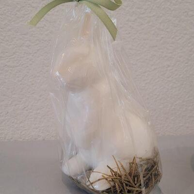 Lot 250: New Decorative Bunny Bowl, Bunny Candle and Potpourri 