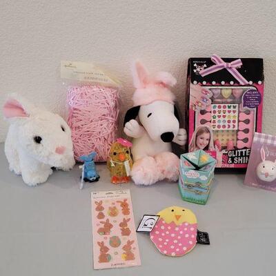 Lot 255: New Easter Basket Fillers- Coin Purse, Lip Balm, Bracelets Nail Art Set, Small Hallmark Snoopy, Wind Up Toys, Pink Basket...