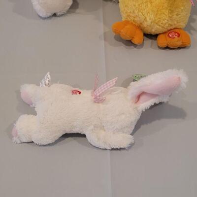 Lot 263: New Animated Bunny, Duck and Singing Bunny