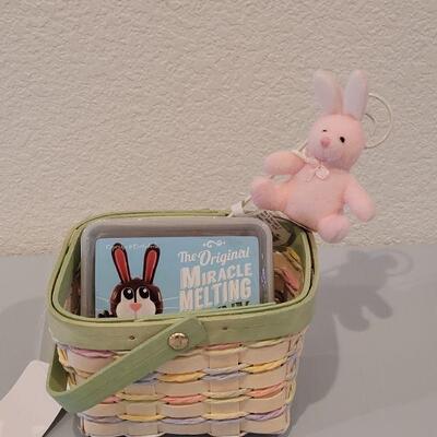 Lot 271: New Miracle Melting Bunny and Basket