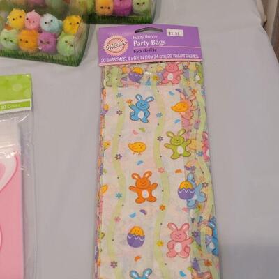 Lot 274: New Easter Baking & Deco