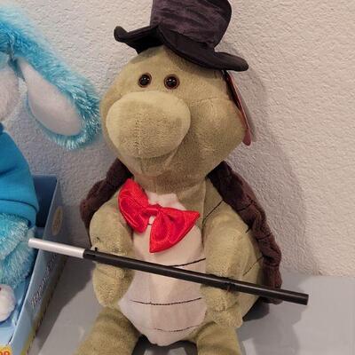 Lot 279: New Animated Turtle and Bunny