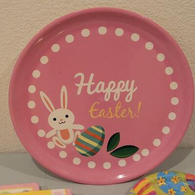Lot 283: New Disposable Plates,.Napkins and Serving Tray