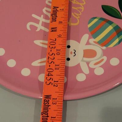 Lot 283: New Disposable Plates,.Napkins and Serving Tray