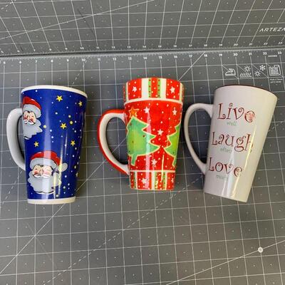 #194 Christmas Mugs