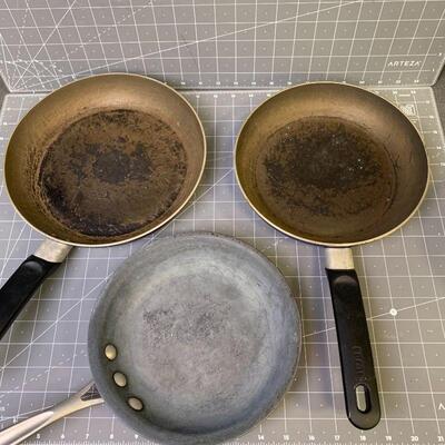 #313 Kitchen Pans