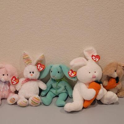 Lot 290: Ty Beanie Babies Easter Bunnies 