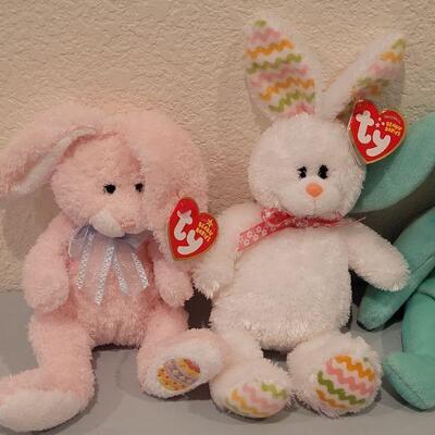 Lot 290: Ty Beanie Babies Easter Bunnies 