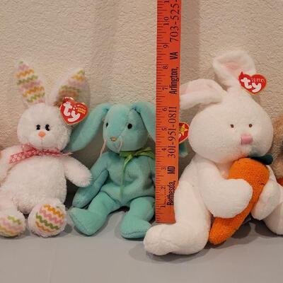Lot 290: Ty Beanie Babies Easter Bunnies 