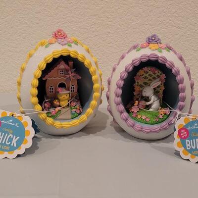 Lot 293: (2) New Lighted Easter Egg Deco