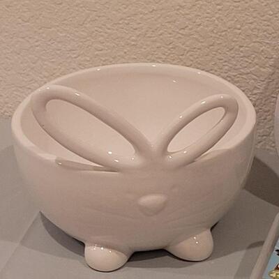 Lot 295: New (3) Lamb Magnets, Bunny Bowl, Cookie Cutters and Miracle Melting Bunny