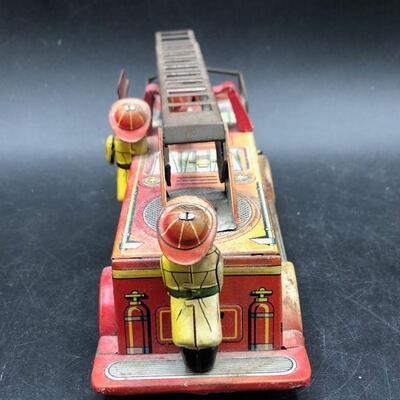 VINTAGE NOMURA T.N. LITHO'D TIN FRICTION FIRE TRUCK 24670 JAPAN WORKING W/ BELL