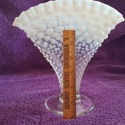 Vintage Fenton Hobnob Glass Fan Vase