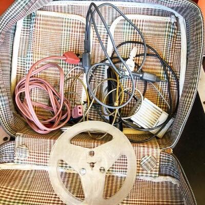 Lot 33 MCM Sony Reel to Reel Portable Tapecorder Model 111 w/Carry Case Microphones